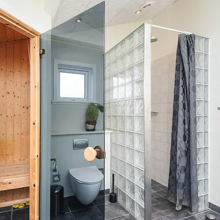 8 Person In Oksbol-by Traum