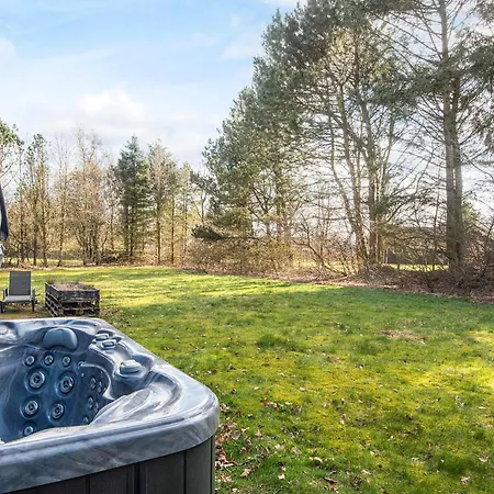 8 Person In Oksbol-by Traum *