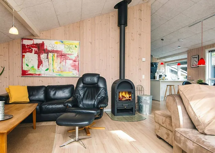 8 Person In Oksbol-by Traum